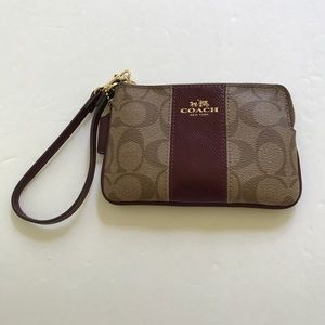 Coach Signature Corner Zip Wristlet